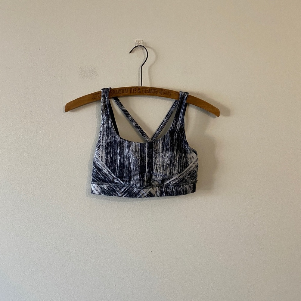 Lululemon Energy Bra Strappy Heat Wave Black White Gray Print 4 Luxtreme Pads.